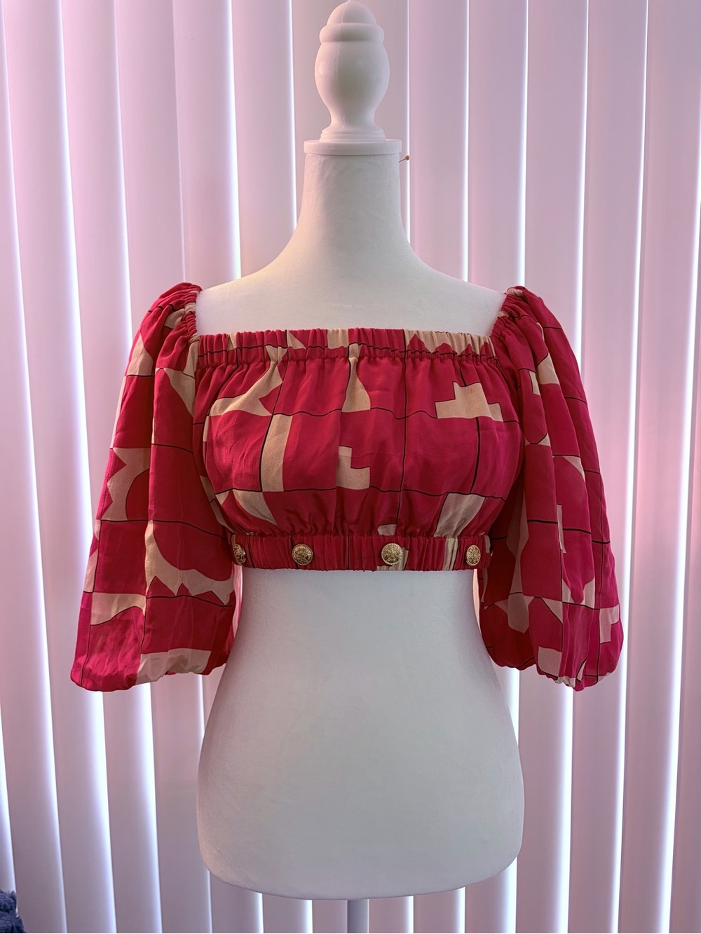 Off-Shoulder Puff Sleeve Cropped Top in Fuchsia and Rose